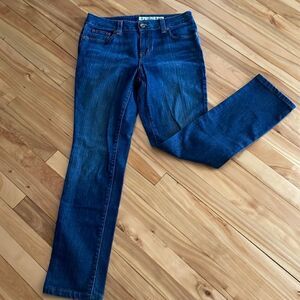 DKNY medium rinse straight leg 5-pocket jeans. Size 10. New.